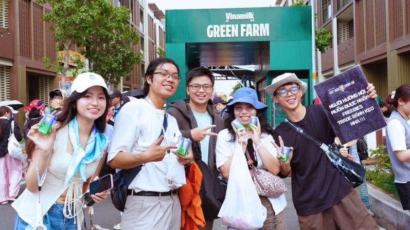 400 phép thử, 200 kiểm định: Vinamilk đặt lại chuẩn sữa tươi Việt