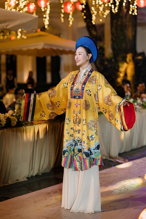 Phương Oanh 'chơi lớn' trong tiệc sinh nhật cặp song sinh