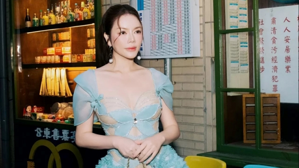 Mặc gợi cảm như Lý Nhã Kỳ