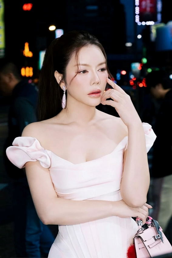 Mặc gợi cảm như Lý Nhã Kỳ