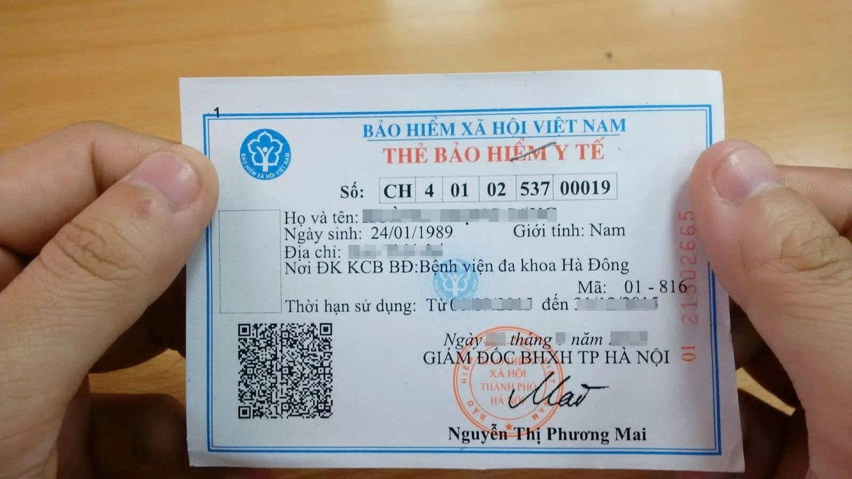 Sắp ngừng cấp thẻ BHYT giấy, người dân cần lưu ý gì?