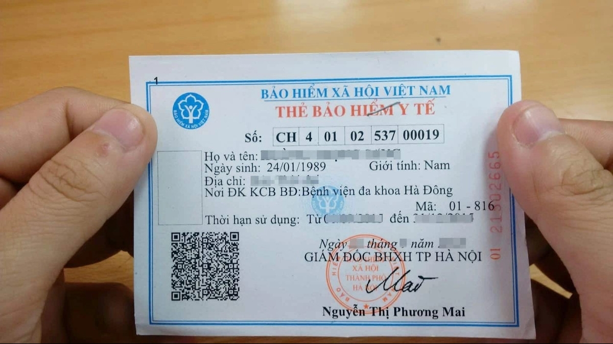 Sắp ngừng cấp thẻ BHYT giấy, người dân cần lưu ý gì?