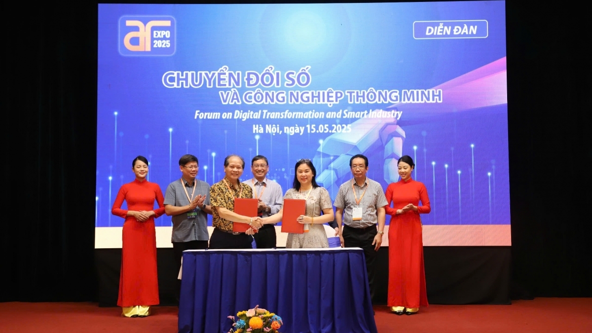 VAA ký kết hợp tác thúc đẩy phát triển công nghệ, AI và năng lượng mới
