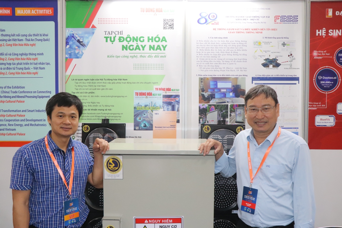 GS.TS. Lê Hùng Lân - Phó Chủ tịch Hội Tự động hoá Việt Nam,