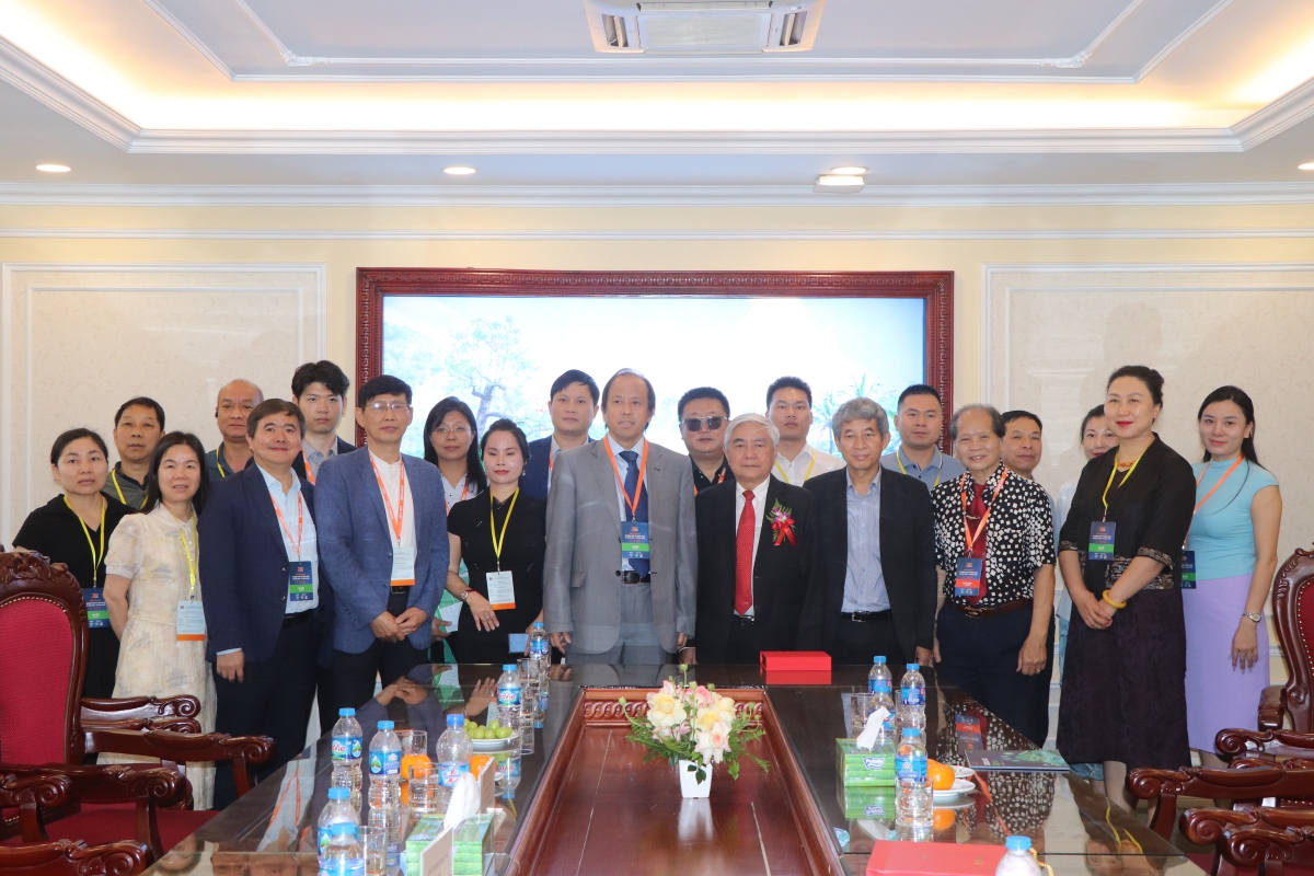 buổi Hội đàm Hợp tác Phát triển Trung Quốc - Việt Nam về Cơ khí điện tử, Trí tuệ nhân tạo và Năng lượng mới.