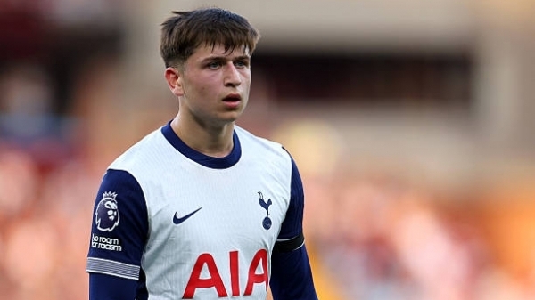 Mikey Moore trở thành cầu thủ trẻ nhất lịch sử vô địch UEFA Europa League