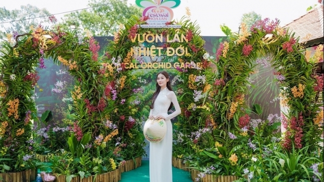 Hoa hậu Quế Anh hóa thân thành ‘đóa hoa lan’ gây thương nhớ