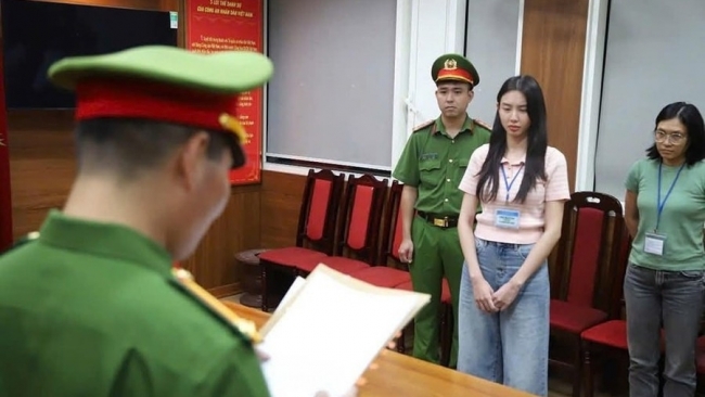 Trước Thùy Tiên, những nàng hậu nào từng vướng lao lý?