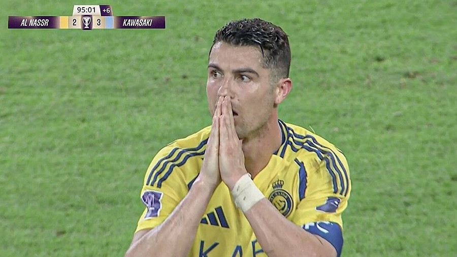Muốn ở lại Al Nassr, Ronaldo phải giảm lương tới 52%