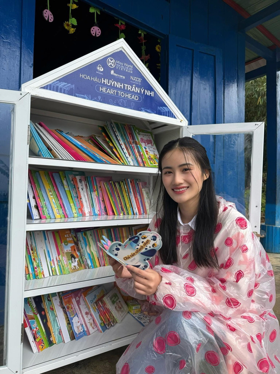 'Bà trùm' hoa hậu chúc mừng Ý Nhi lọt top 8 dự án nhân ái xuất sắc Miss World 2025