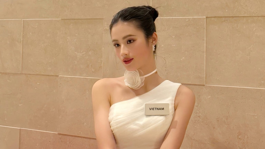 Thời trang biến hóa ấn tượng của Hoa hậu Ý Nhi tại Miss World 2025