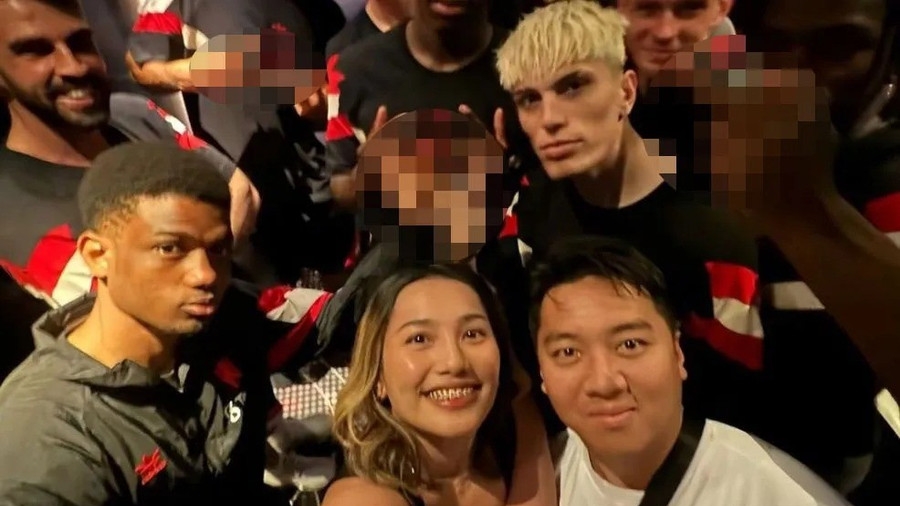Bộ đôi sao Man Utd có hành động gây sốc tại Malaysia