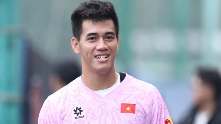 HLV Nguyễn Anh Đức tiết lộ lý do không sử dụng Tiến Linh
