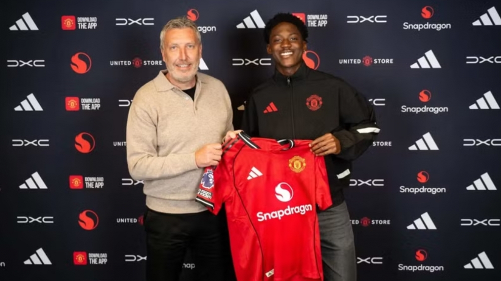 Man Utd tăng lương 500% giữ chân tài năng trẻ