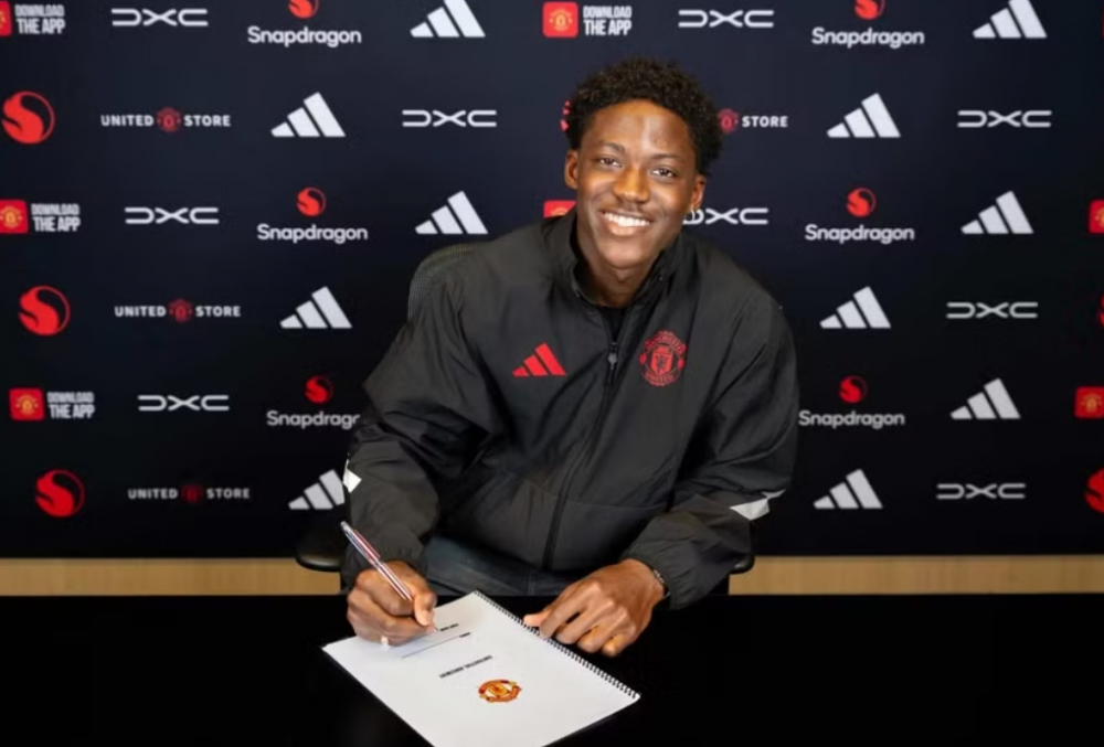 Man Utd tăng lương 500% giữ chân tài năng trẻ