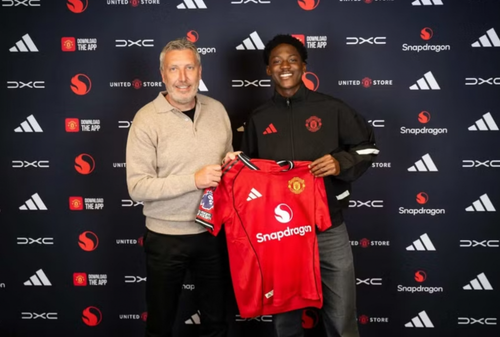Man Utd tăng lương 500% giữ chân tài năng trẻ