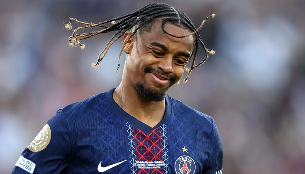 Bayern Munich thúc đẩy thương vụ Anthony Gordon, Liverpool tìm người thay thế Salah