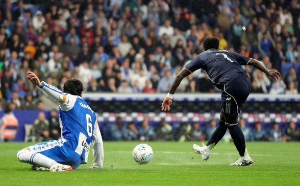 Real Madrid khiến Barcelona chưa thể ăn mừng