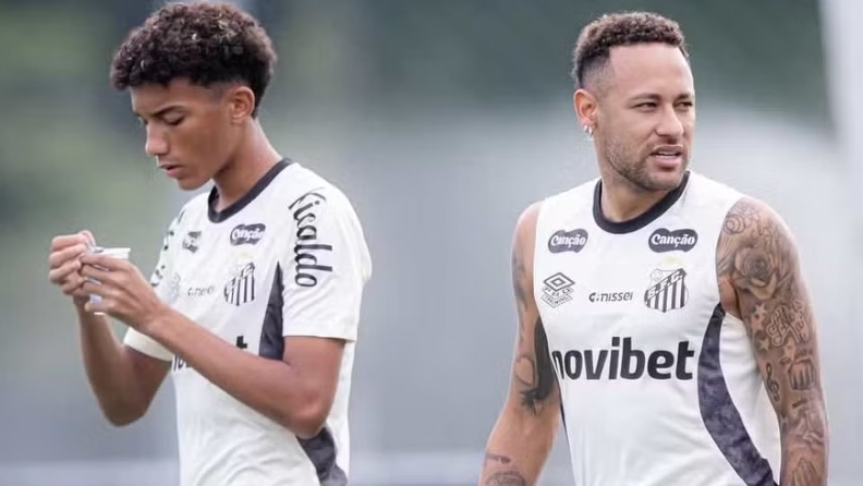 Neymar bị cáo buộc hành hung đồng đội trẻ