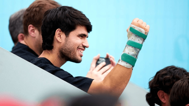 Carlos Alcaraz rút lui khỏi Roland Garros: Chấn thương cổ tay và bài học về kỷ luật