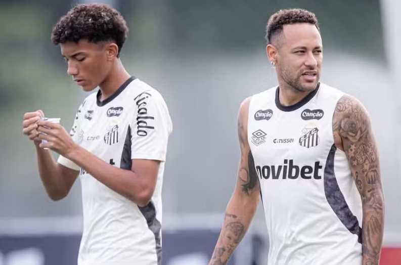 Neymar bị cáo buộc hành hung đồng đội trẻ