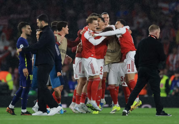 Saka đưa Arsenal vào chung kết Champions League
