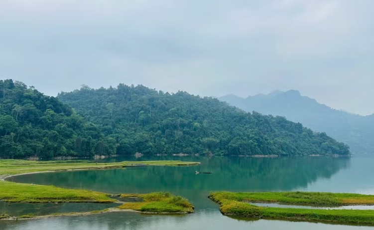 Hồ Ba Bể - “thiên đường xanh” trên núi