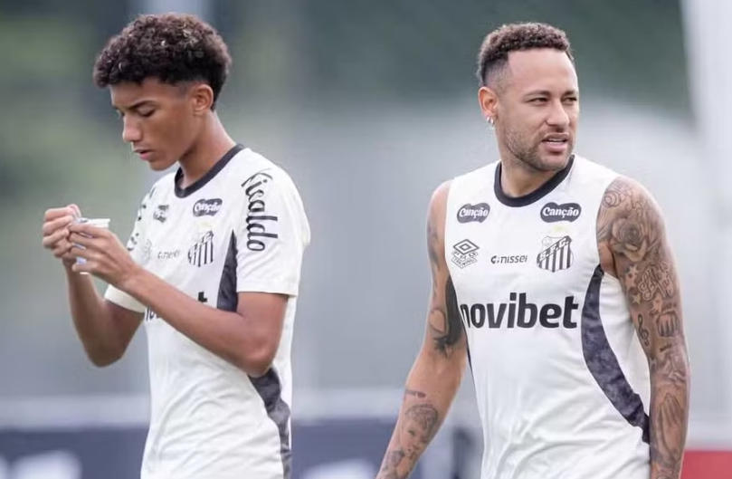 Neymar xin lỗi vụ ‘tác động vật lý đàn em’
