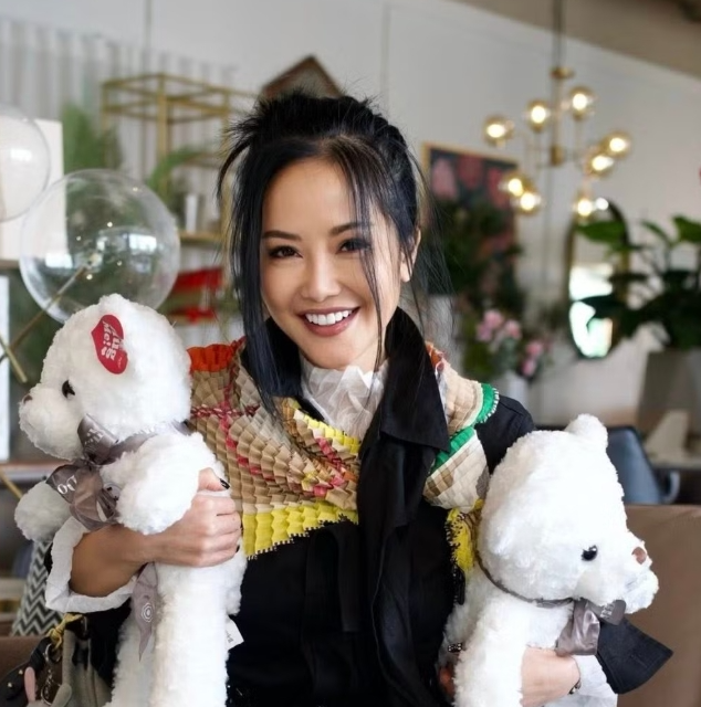 Nhan sắc 'không tuổi' của Diva Hồng Nhung sau một năm điều trị bệnh