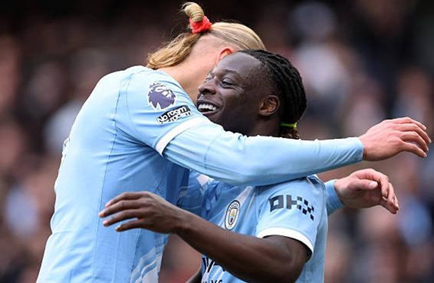 Man City phả hơi nóng vào Arsenal: Khi ngưỡng hoàn hảo là điều kiện bắt buộc để vô địch