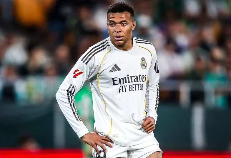 Real Madrid nhận hung tin trước đại chiến Barcelona rạng sáng 11/5