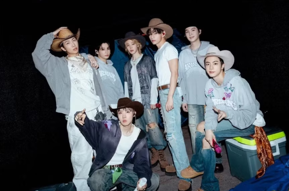 Hàng chục nghìn khán giả Mexico bùng nổ trong đêm diễn của BTS