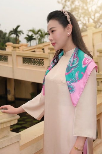Phương Oanh khoe khoảnh khắc ngọt ngào bên cặp song sinh trên biển