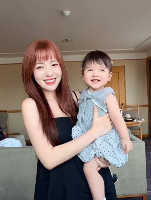 Cuộc sống 'bỉm sữa' ngọt ngào của Gin Tuấn Kiệt và Puka