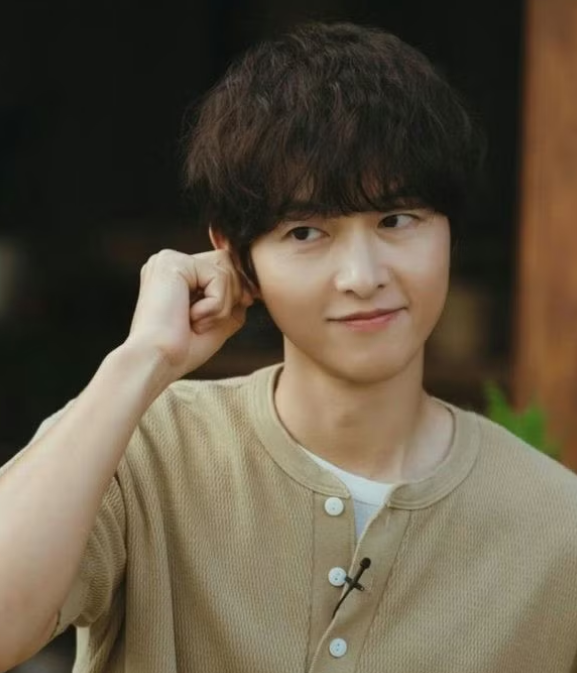 Song Joong Ki trở lại KBS sau 10 năm "Hậu duệ mặt trời"