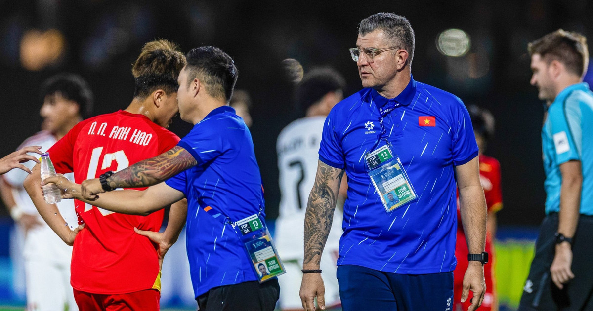 HLV Cristiano Roland: Tấm vé World Cup sẽ tạo cú hích cho bóng đá trẻ Việt Nam
