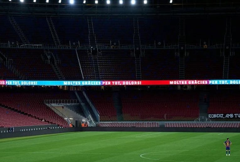 Khoảnh khắc Lewandowski rơi lệ, khép lại hành trình tại Camp Nou