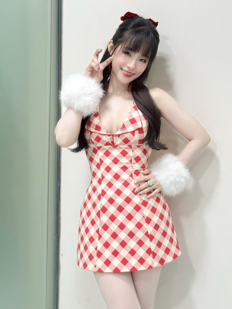 Lương Bích Hữu da trắng mịn, nhan sắc 
