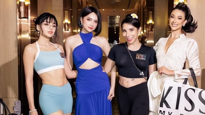 Hương Giang gợi cảm với váy ôm sát tại MGI All Stars