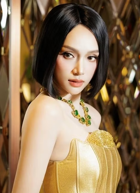Hương Giang gợi cảm với váy ôm sát tại MGI All Stars
