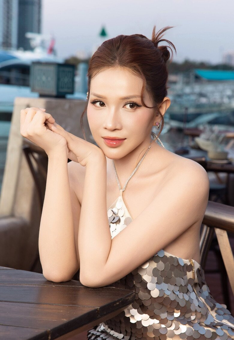 Khả Như phản hồi tin đồn mang thai và hé lộ cuộc sống của nữ giám đốc trăm tỷ