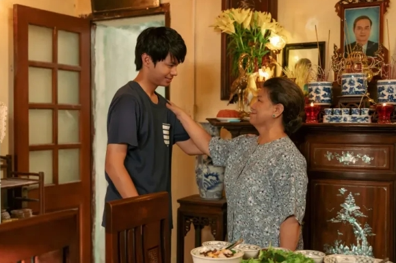 Trần Tú con trai NSND Trần Lực nhận học bổng đại học quốc tế và loạt thành tích ấn tượng