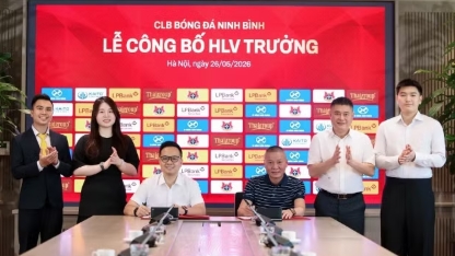 HLV Chu Đình Nghiêm ký hợp đồng với "đại gia" V-League