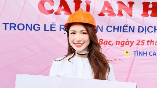 Hòa Minzy đánh dấu tuổi mới bằng món quà ý nghĩa tặng bà con Cà Mau