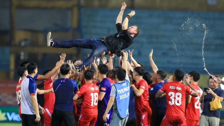 Chủ tịch VFF khen ngợi tân vương V-League