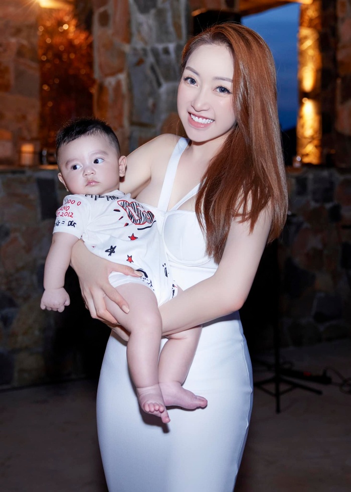 Chi Bảo tổ chức sinh nhật hoành tráng cho bà xã kém tuổi, visual mẹ bỉm sữa chiếm trọn spotlight