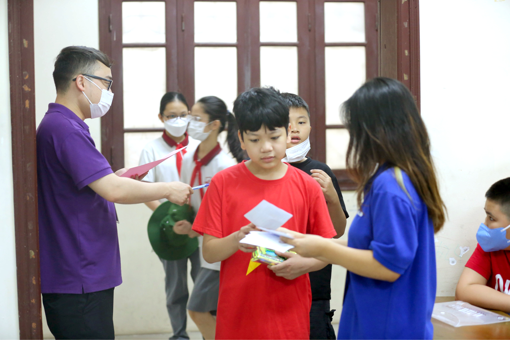 Từ giữa tháng 6/2022, các trường công lập chất lượng cao ở Hà Nội, Hải Dương… bắt đầu tuyển sinh lớp 6. Hầu hết các trường đều sử dụng kết hợp xét tuy