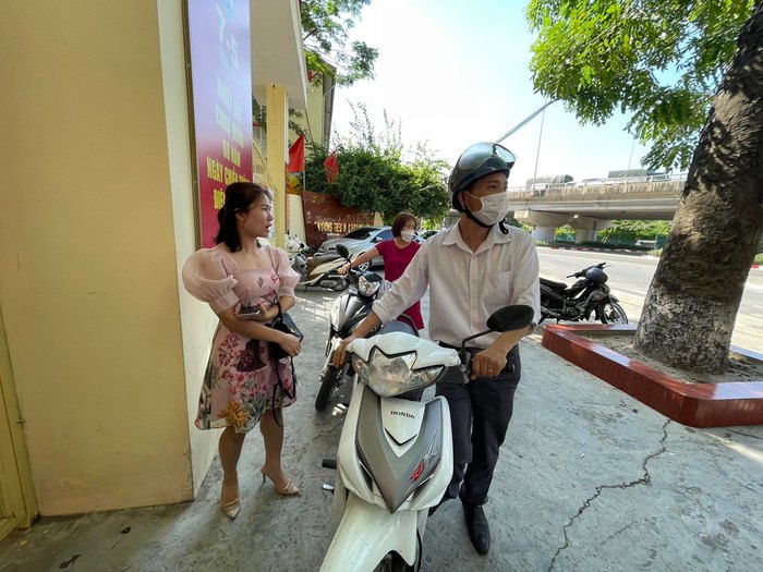 Vụ hàng trăm học sinh bị "đẩy" đi nơi khác để trường lên chuẩn quốc gia: Hiệu trưởng xin rút kinh nghiệm