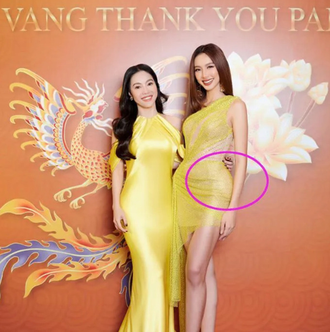 Những lần sao Việt bị flash 'hại': Lộ miếng dán ngực, quần độn mông… Những lần sao Việt bị flash 'hại': Lộ miếng dán ngực, quần độn mông…