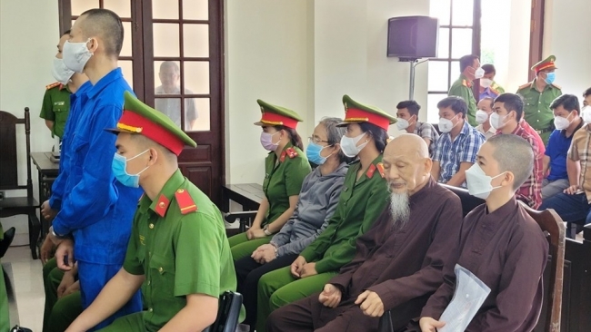 Hoãn phiên xét xử sơ thẩm vụ 'Tịnh thất Bồng Lai'